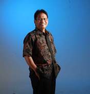 Biografi Profil Biodata Profile Dr Budi Laksono - Pemilik Cafe Jamban